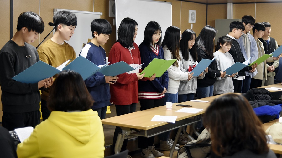 참교육 감독과의 만남, 교육계 화두 되다