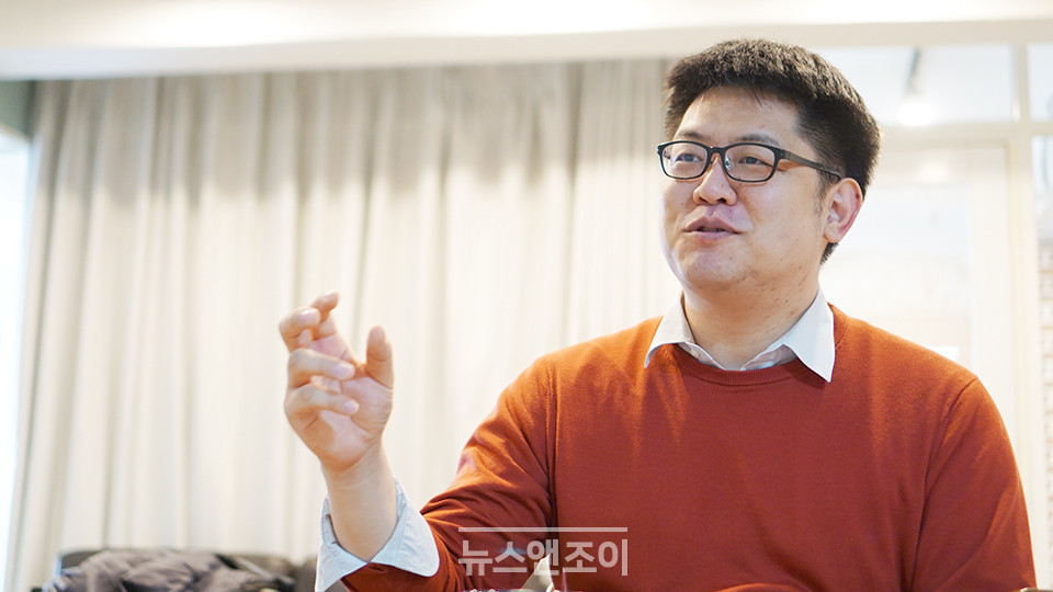 박사 학위논문을 준비 중인 윤동민 연구원은 시대와 호흡하면서 사유하는 그리스도인들이 많아져야 한다고 했다. 그는 철학자 존 카푸토의 사상을 주력해서 연구하고 있다. 뉴스앤조이 김은석