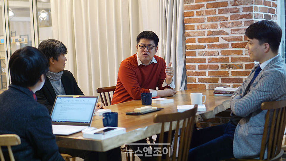 올해 3년 차를 맞은 에라스무스는 비제도권 연구소로서 그리스도인들이 우리 시대를 인문학적·신학적으로 사유할 수 있도록 돕기 위해 연구 활동을 이어 가고 있다. 뉴스앤조이 김은석