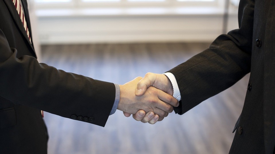 A교회 장로들은, 교단 목사들이 동업자 의식으로 황 목사를 봐주고 있다고 했다. 이전에 어느 한 교회에서라도 문제를 공론화했으면 여기까지 오지는 않았을 것이라고 했다.