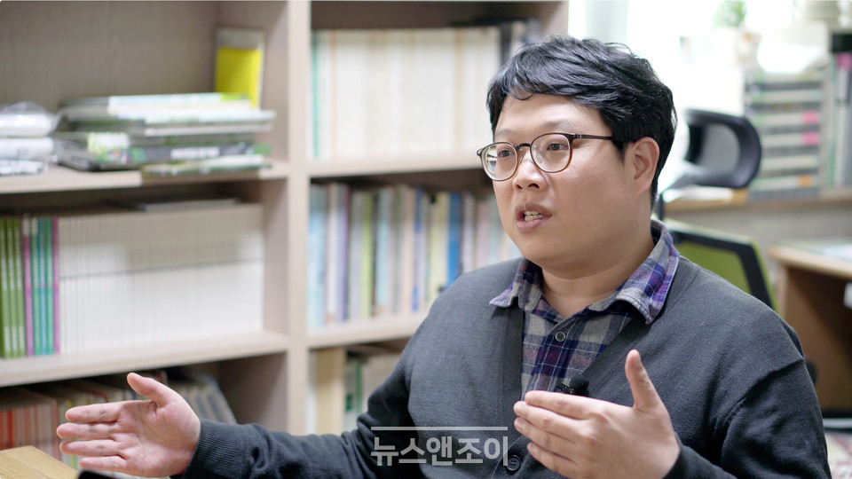 기환연 임준형 간사는 재생에너지를 중심으로 한 그린 뉴딜 정책이 실현되어야 한다고 말했다. 후쿠시마의 선례에서 보듯 핵발전은 결코 안전하고 깨끗한 에너지원이 될 수 없다고 했다. 뉴스앤조이 장명성