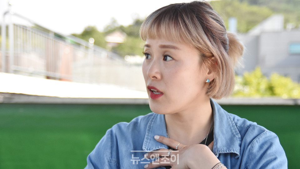 심에스더 씨는 '성경적 성교육' 강사들이 주장하는 신권이 오히려 사람을 더 앵무새 같은 존재로 만든다고 했다. 뉴스앤조이 이은혜