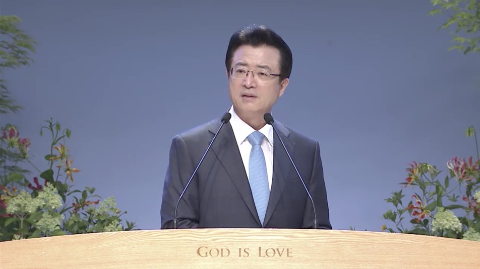 오정현 목사는 지금 세상이 인본주의에 세뇌되고 있다며, 프랑스대혁명을 인본주의라고 비판했던 아브라함 카이퍼처럼 '반혁명당'이 되어 맞서 싸우자고 말했다. 사랑의교회 유튜브 갈무리