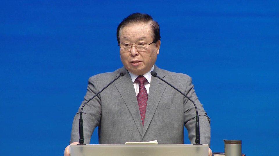 정필도 원로목사는 포괄적 차별금지법 제정을 막지 못하면 김정은의 지배를 받게 될 것이라고 말했다. 수영로교회 홈페이지 영상 갈무리