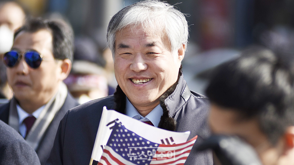 반정부 집회를 계속해서 이끌어 온 사랑제일교회 전광훈 목사. 자신이 주도한 8·15 집회 직후 17일에 코로나19 확진 판정을 받았다. 뉴스앤조이 이용필