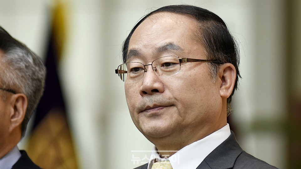 서울연회 원성웅 감독은 논란과 관계없이 대면 예배를 하겠다고 말했다. 뉴스앤조이 이용필