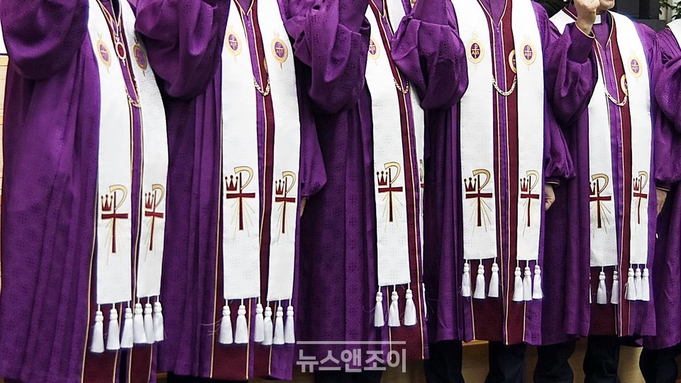 감리회 동성애대책위가 제34회 감독, 감독회장 후보자를 상대로 동성애와 차별금지법에 관한 입장을 듣겠다고 밝혔다. 뉴스앤조이 이용필