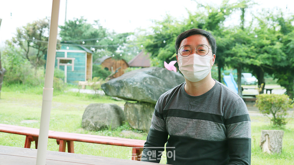 이상범 목사는 성소수자 사역을 꿈꾸고 있다. 아버지로서 아이가 건강하게 자라 주기만을 기도할 뿐이다. 뉴스앤조이 여운송