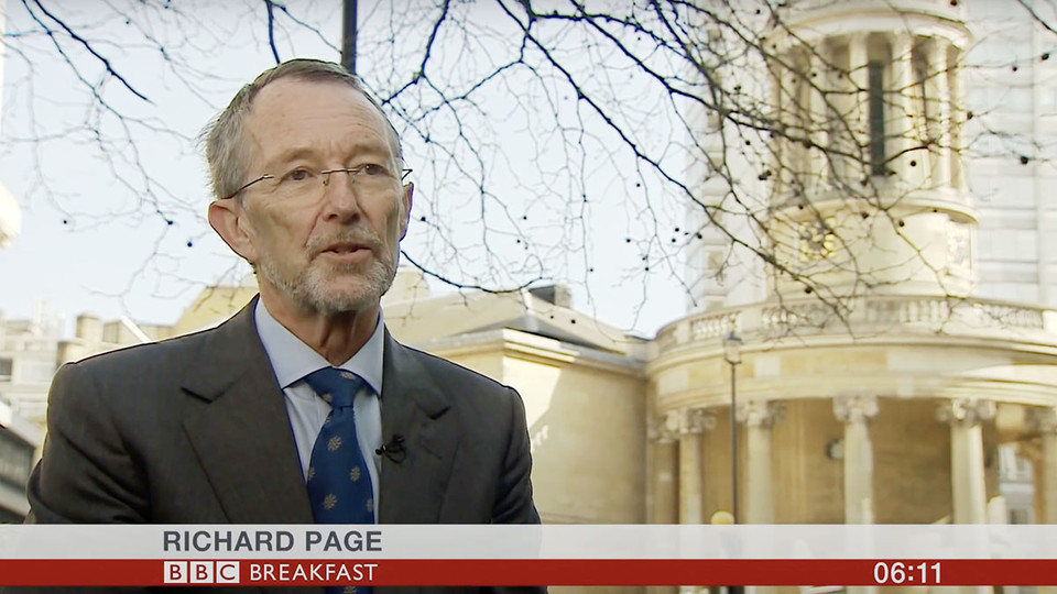 리처드 페이지 전 치안판사는 미디어 지침을 위반하고 영국 공영방송 BBC에 출연해 