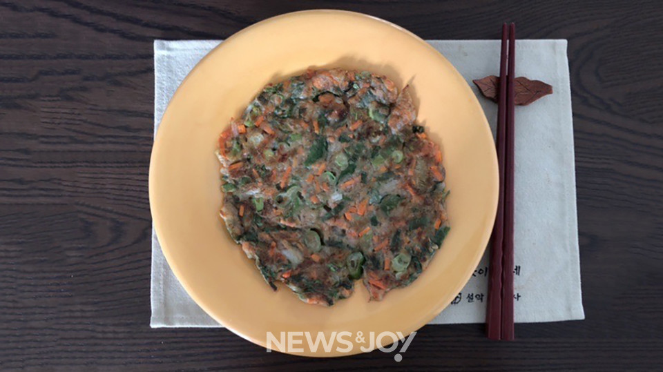 프리다의 첫 비건 메뉴였던 통밀 바나나 부침개. 사진 제공 프리다