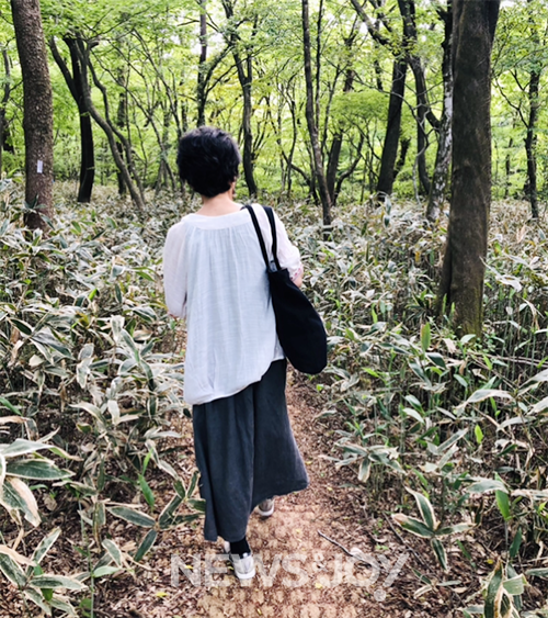 자연과 함께하는 산책은 빼놓을 수 없는 일용할 삶의 요소가 됐다. 사진 제공 프리다