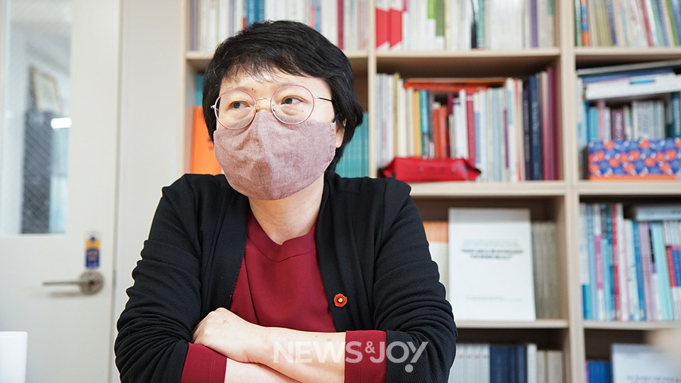 허오영숙 대표는 이주 여성들을 향한 차별이 국가간 경제 격차에서 오는 왜곡된 우월 의식에서 비롯됐다고 지적했다. 뉴스앤조이 나수진