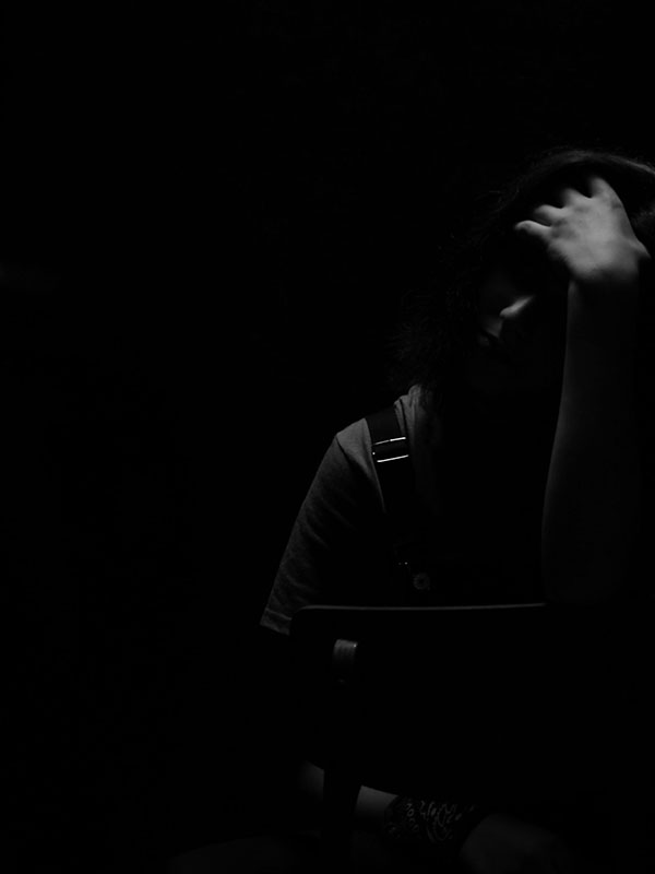 '내가 이상한 건가'라는 생각이 그를 괴롭혔다. 사람과 관계 맺기가 싫어졌다. 우울감과 공황장애가 찾아왔다. 