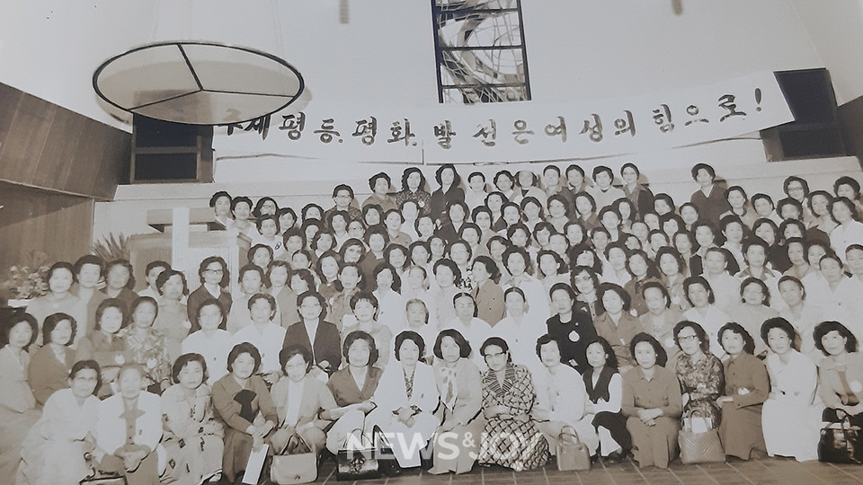 1974년 초동교회에서 열린 기장 여신도회 총회. 김은경 목사는 여성 리더십이 상투성을 뛰어넘고 새로운 역사를 만들어 왔다고 말했다. 사진 제공 기장 여교역자회