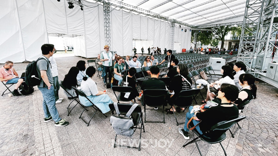 무슨 모양의 어떤 색깔로 그리스도의 사랑을 그리든, 우리가 그리스도가 마련한 잔칫상에 둘러앉아 맛있고 든든한 식사를 함께 나눌 수 있다면 그게 전부라는 생각이 든다. 사진 제공 큐앤에이