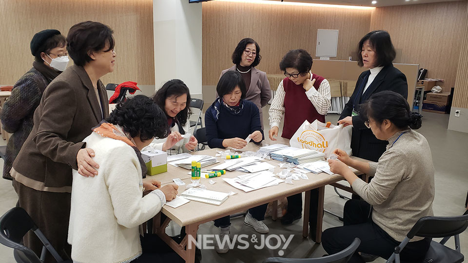 총신 신대원 여동문회는 매년 예장합동 총회 현장에서 여성 안수를 촉구해 왔다. 사진 제공 총신 신대원 여동문회