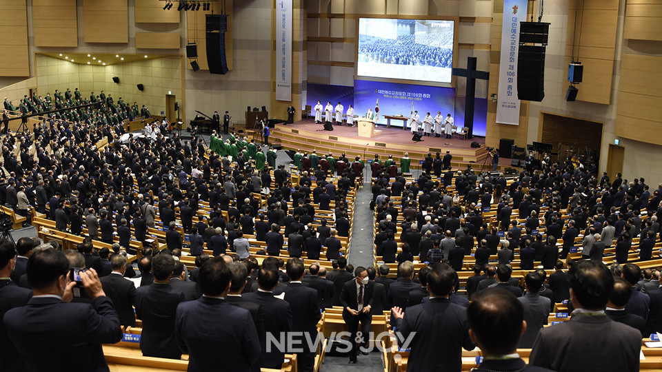 50~60대 남성 총대로 구성된 교단 총회의 모습은 교단을 막론하고 크게 다르지 않다. 뉴스앤조이 이용필