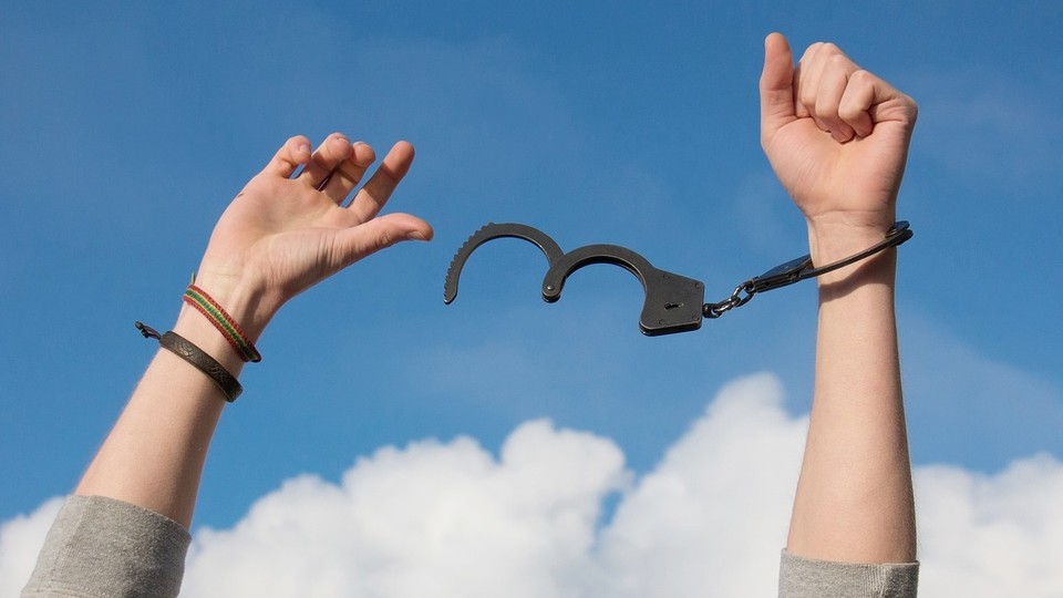 기독교 여성/피해자에게 교차·중첩되어 작동하는 여러 권력과 문화, 구조를 분석하고 해체해야 합니다.