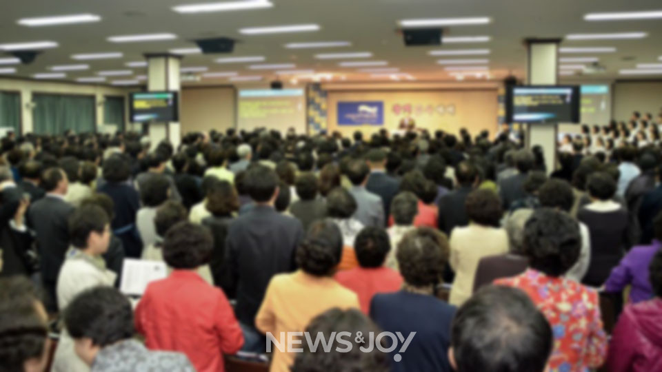 2012년 4월 22일 C교회 창립 예배 현장. 교인들이 비전센터를 가득 메웠다. 뉴스앤조이 자료 사진