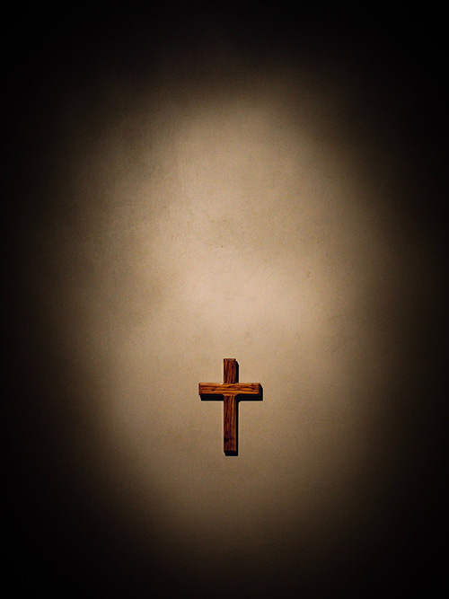 그리스도의 십자가는 하나님과 인류가 만나는 장소입니다. Unsplash