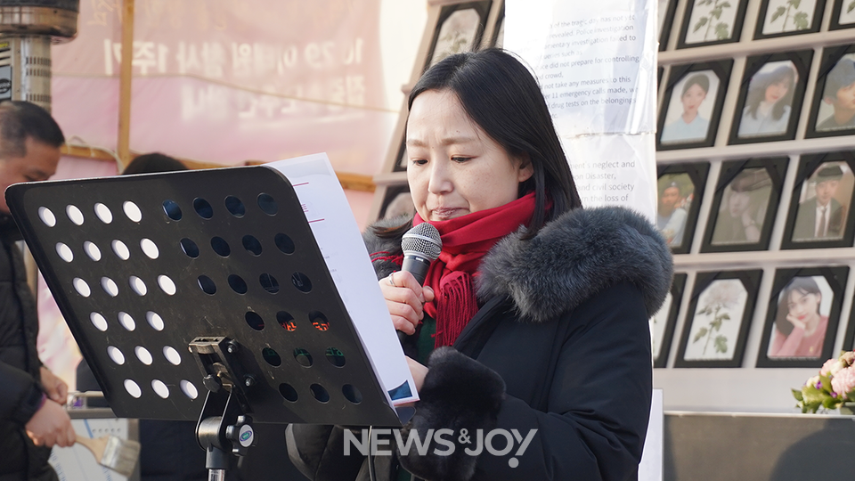 김민아 간사가 방문할 현장에서 싸우고 있는 이들을 호명하며 기도했다. 뉴스앤조이 엄태빈