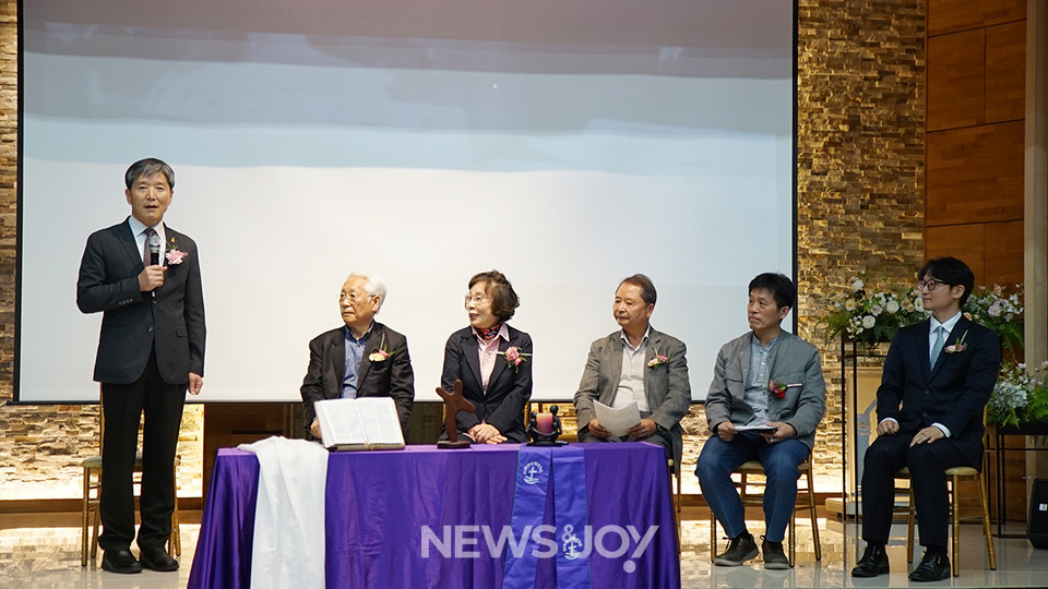 에큐메니컬 원로 목회자들과 민주화 운동 인사 등이 한국교회 인권 운동에 대한 소회를 나눴다. 왼쪽부터 박승렬 목사, 권호경 전 총무, 유시춘 이사장, 황인성 전 총무, 윤석양 씨, 이동환 목사. 뉴스앤조이 나수진