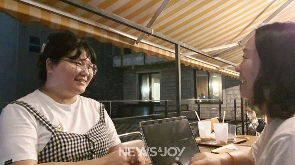 김자은 씨(사진 왼쪽)와 김종미 공동대표(교회개혁실천연대). 사진 제공 김종미