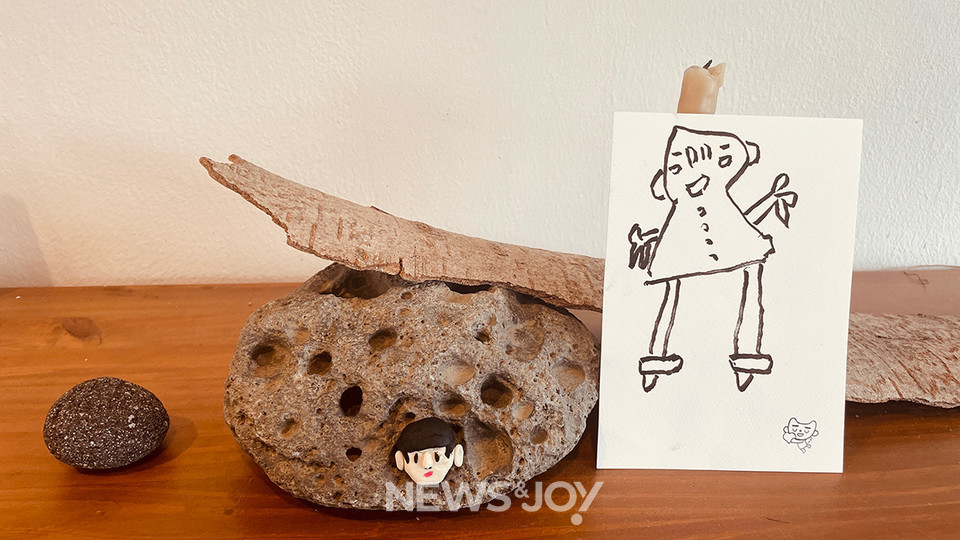 상길 씨는 매번 자신을 닮은 캐릭터를 그린다. 사진 제공 정의의느티나무숲교회