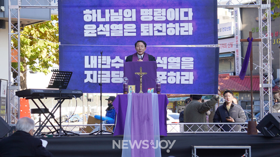 김종생 총무는 교회협도 민주주의가 회복되는 날까지 시민들과 함께하겠다고 했다. 뉴스앤조이 엄태빈