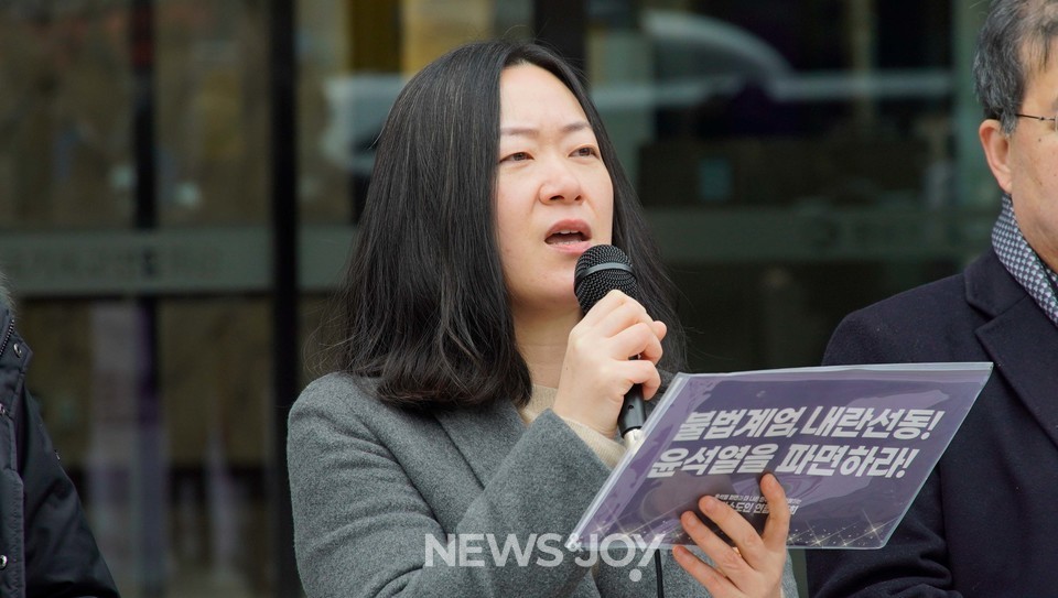 김종미 공동대표는 평소에는 정치적 발언을 하면서 비상계엄 이후 정교분리 원칙을 들이대는 주요 한국교회의 행태가 위선적이라고 지적했다. 뉴스앤조이 안디도