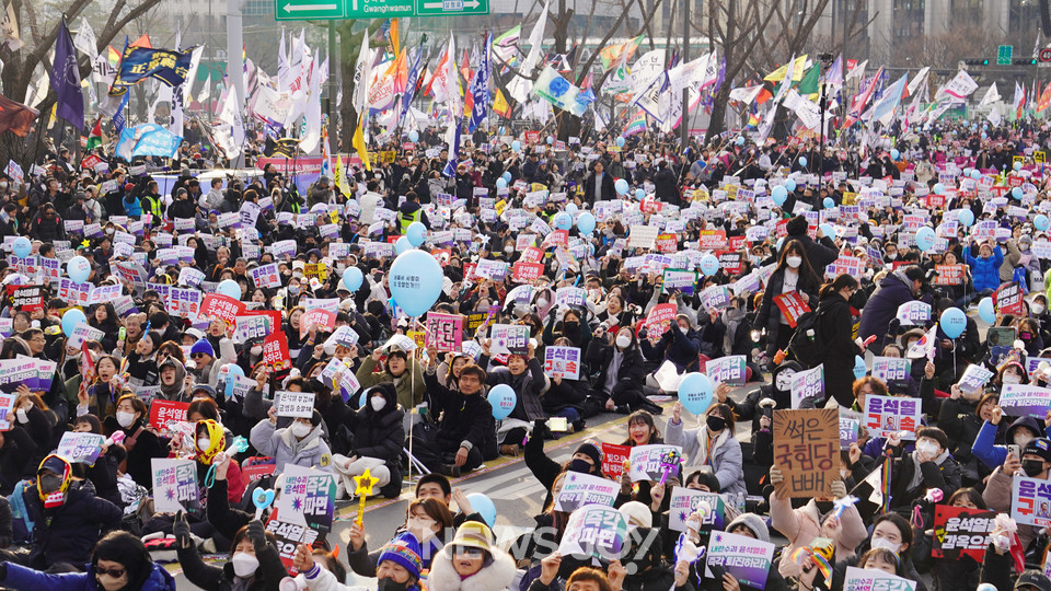 기도회 참석자들은 시민대회에 합류했다. 뉴스앤조이 엄태빈
