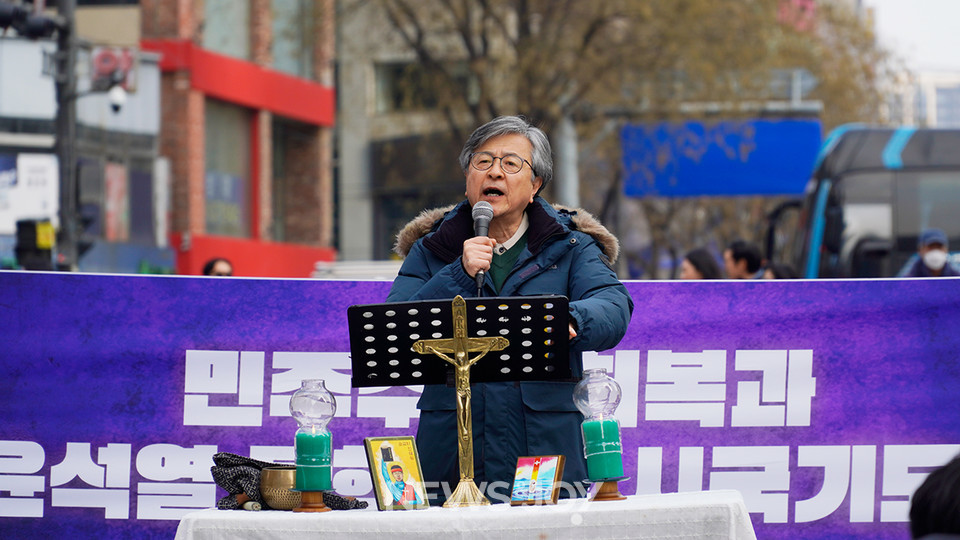 박득훈 목사는 우리를 포함한 한국교회가 먼저 회개하고 반성해야 한다고 힘주어 말했다. 뉴스앤조이 안디도