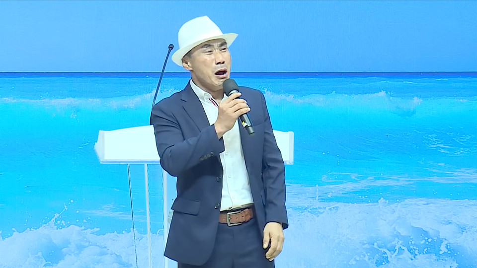 예배 도중 김복연 부목사는 눈물을 흘리며 "한국교회 강단 가운데 인본주의, 자유주의신학, 종교다원주의, 유신진화론, 공산주의를 드리워서 하나님의 말씀을 세상의 것으로, 사람의 것으로 썩어지게 만든 것을 회개한다"고 말했다. 세계로교회 유튜브 갈무리