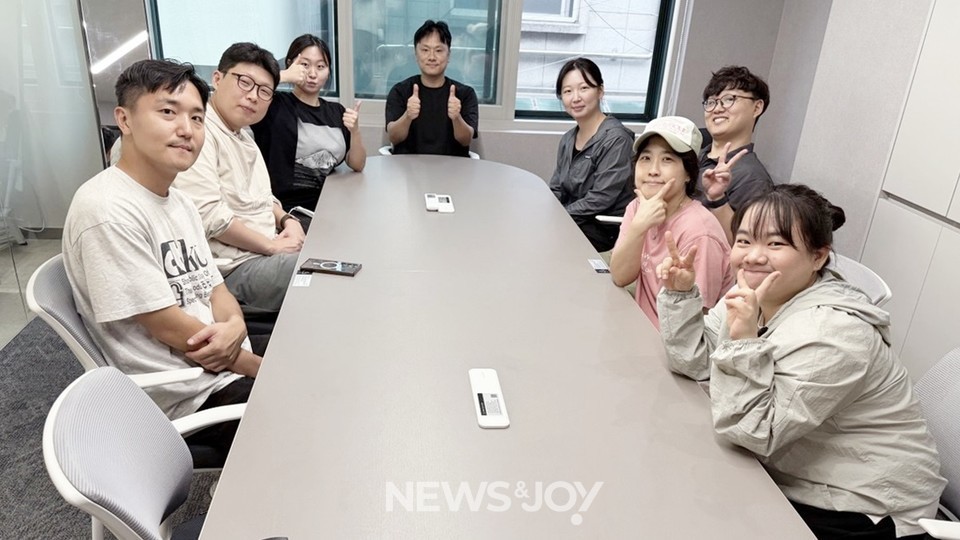 후원회원님들의 전폭적인 지지 덕분에 사무실 이전을 잘 마무리했습니다. 이제 일만 '잘'하면 됩니다. 격려와 지지뿐만 아니라 비판과 쓴소리도 부탁드립니다. 사진 제공 유영