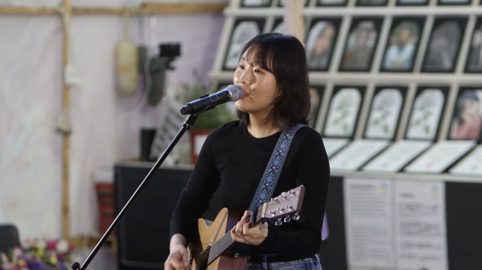 예람은 이태원 참사 고 진세은 씨의 사촌 언니다. 유튜브 고로롱 갈무리