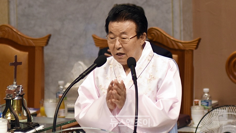  고 김홍도 목사 또한 배임죄로 유죄를 받았다. 뉴스앤조이 이용필