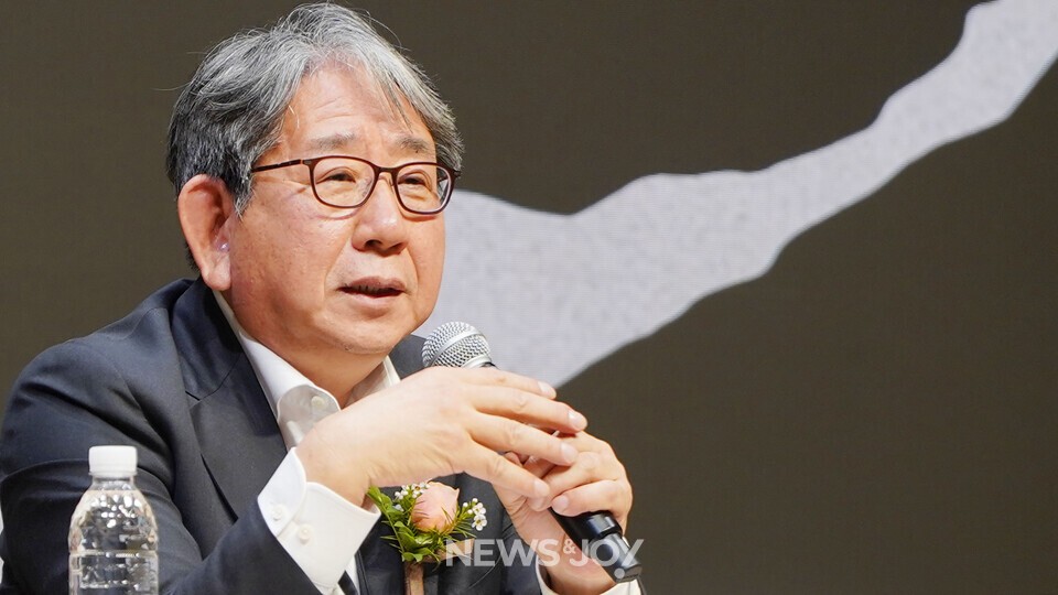 이영문 교수는 종교가 인간의 비정상성을 포용해 정상성의 범위를 더 넓혀야 한다고 했다. 뉴스앤조이 엄태빈