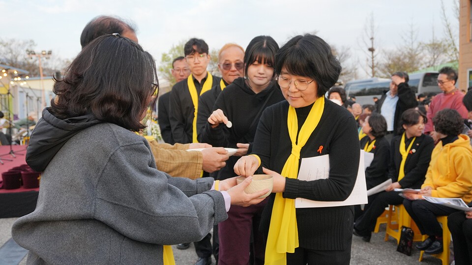 "진실 드러내고 평화 이루는 '세월호행전', 계속 써 나가겠다" - 뉴스 썸네일 이미지
