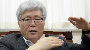 "큰 교회에 바른말 못하는 '궁정시대 예언자'는 필요 없다"