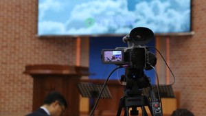 수도권 교회, 6개월 만에 다시 '비대면 예배'…비수도권도 지역별 종교 시설 인원·모임 제한