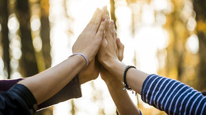 그럼에도, 여성 사역자는 훨씬 더 많아야 한다