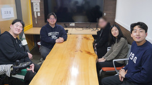 [교회의 문턱] ③ "돈 있으면 되고, 돈 없으면 안 되는 게 우리가 그리는 교회는 아니니까"