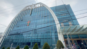 김의식 목사 무인텔 영상 촬영한 교인 "불륜 목사에게 10억 주는 교회 될 건가"