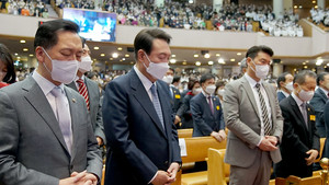 '10·27 집회'에 열광하고 '12·3 쿠데타'에 침묵하는 교회 지도자들